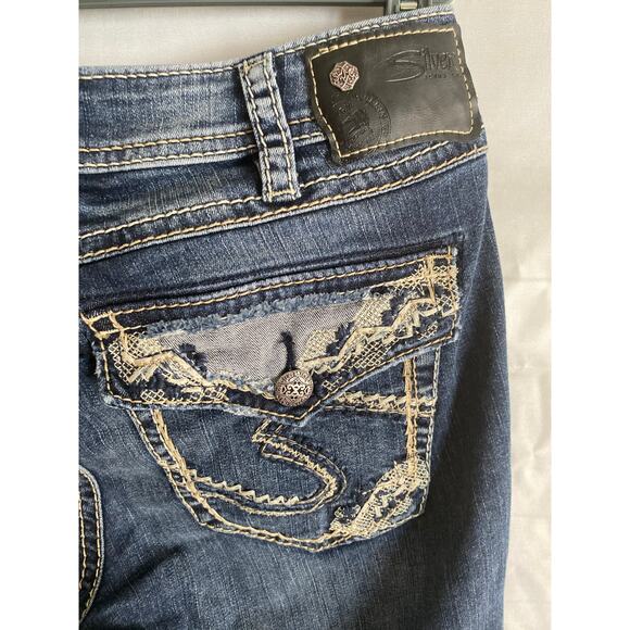 Silver Suki High Capri Fluid Denim Jeans W/Embroidered Back Pockets 30Wx23L EUC# - Picture 3 of 9